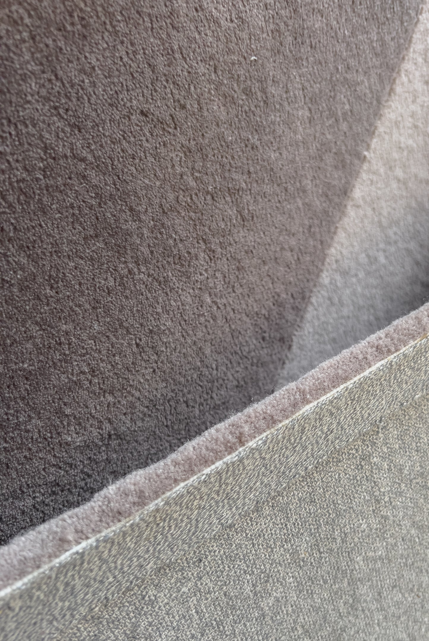 Vloerkleed MOMO Rugs Sark Coupee Taupe (outlet)